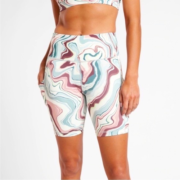 Athleta Ultimate Stash Pocket Printed 7” Bike Shorts - Picture 1 of 5